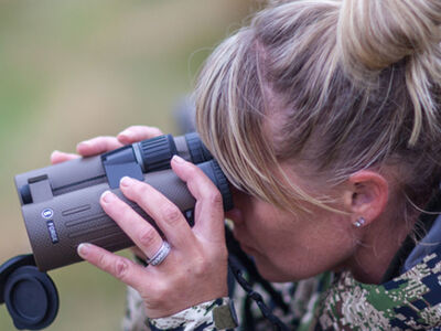 Spotting Scope vs. Binoculars: When and Where You&rsquo;ll Need Each
